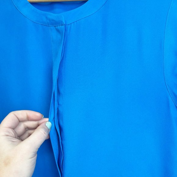 🚨SOLD🚨 J. CREW Blue Half Button Chiffon Tank Top Women's Size 10 - Picture 2 of 8